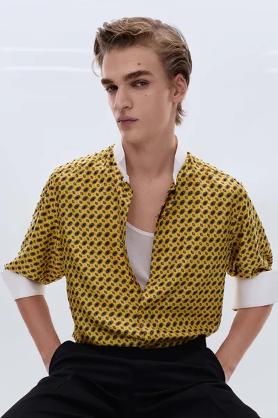 Look 16